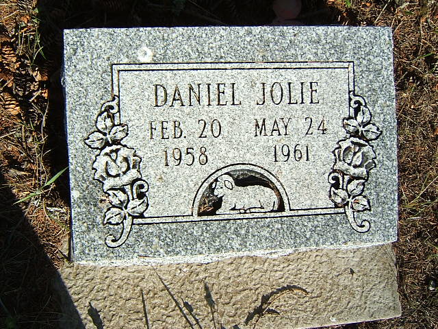 Headstone image of Jolie