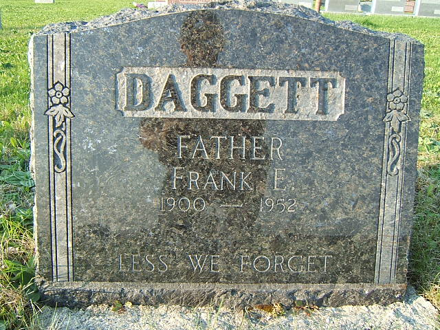 Headstone image of Daggett