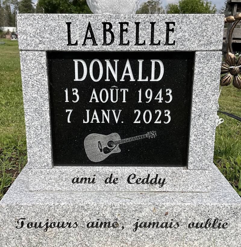 Headstone image of Labelle