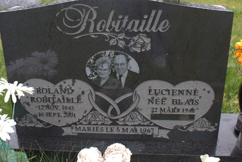 Headstone image of Robitaille