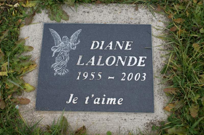 Headstone image of Labelle
