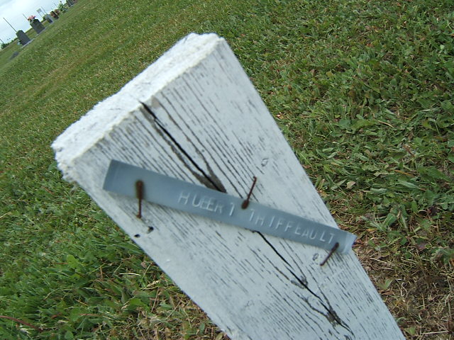 Headstone image of Thiffault