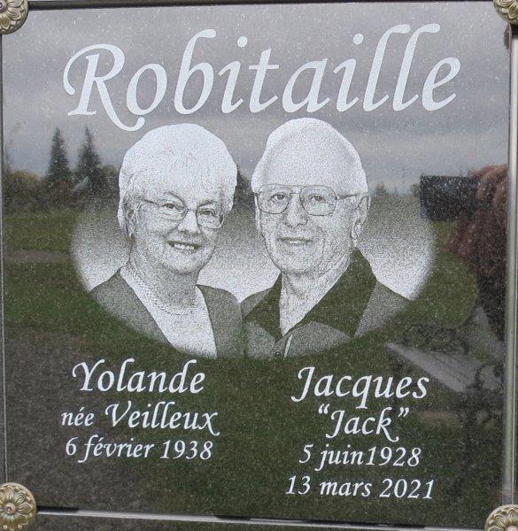 Headstone image of Robitaille
