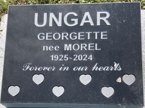 Headstone image of Ungar